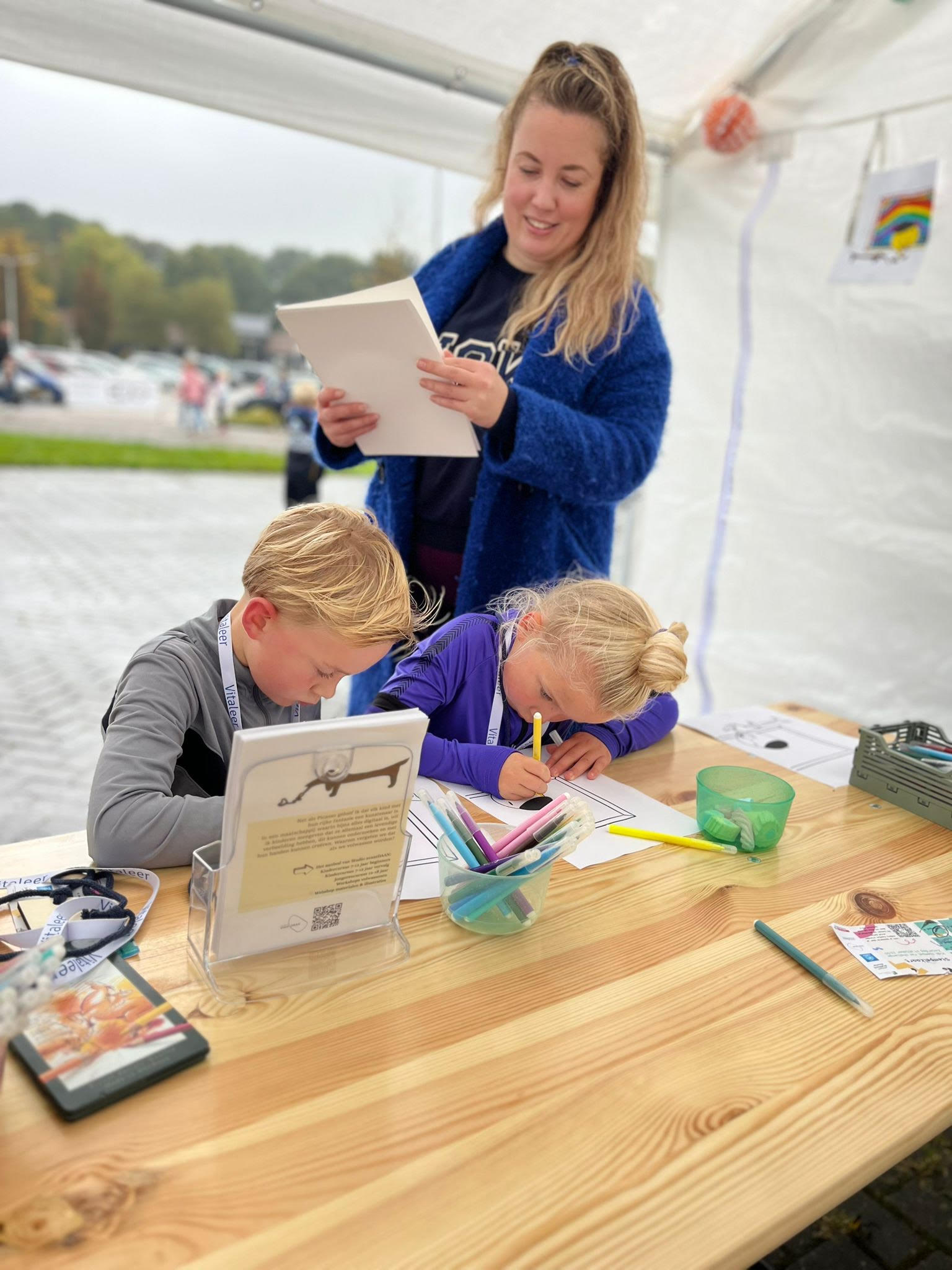 Studio avantDAAN trots op geslaagde sponsorloop voor De Boarterstún! Met creatieve tafel en grote opkomst is de eerste stap gezet voor nieuwe speeltuinen.